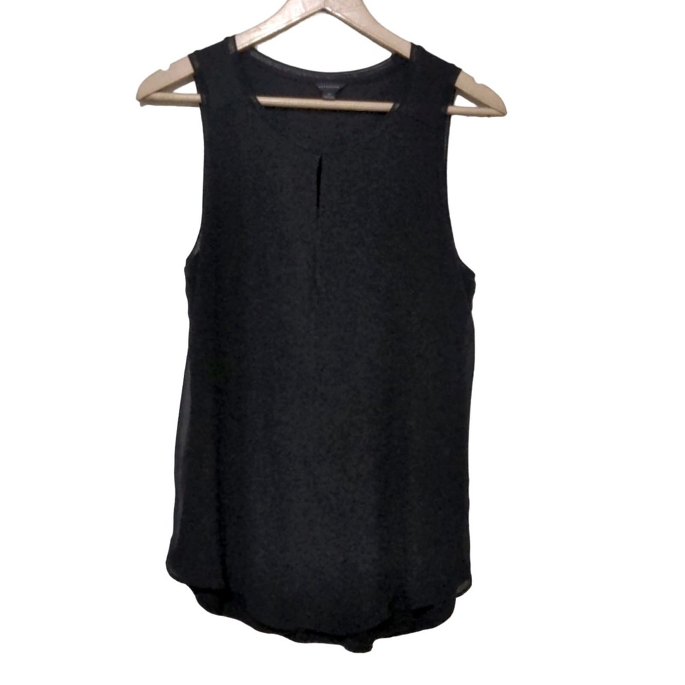 Ann Taylor keyhole front tank top‎